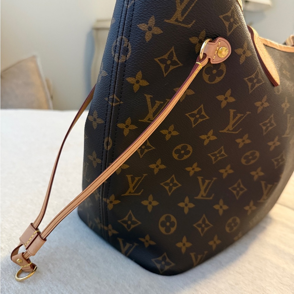 Louis Vuitton Monogram Tote - Brown and Red - Picture 13 of 13